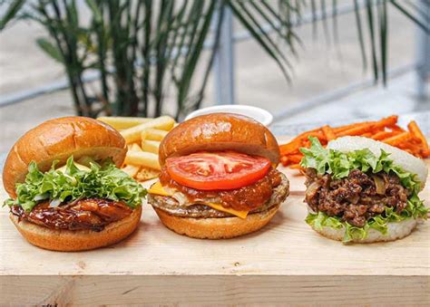 Top 10 Best burger Near Manila, Metro Manila .